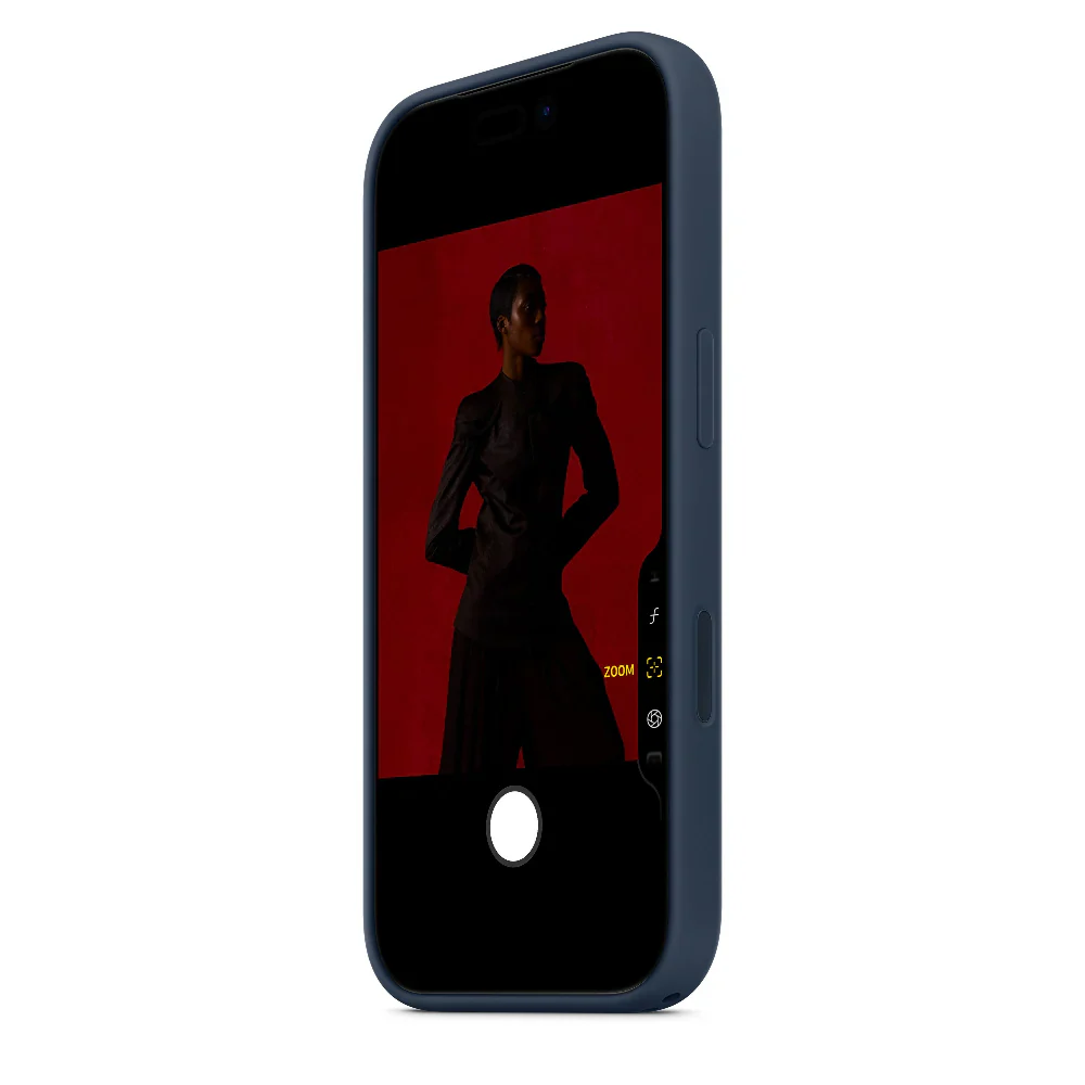 Funda de silicón con MagSafe para el iPhone 17 Pro – Color medianoche - Image 4