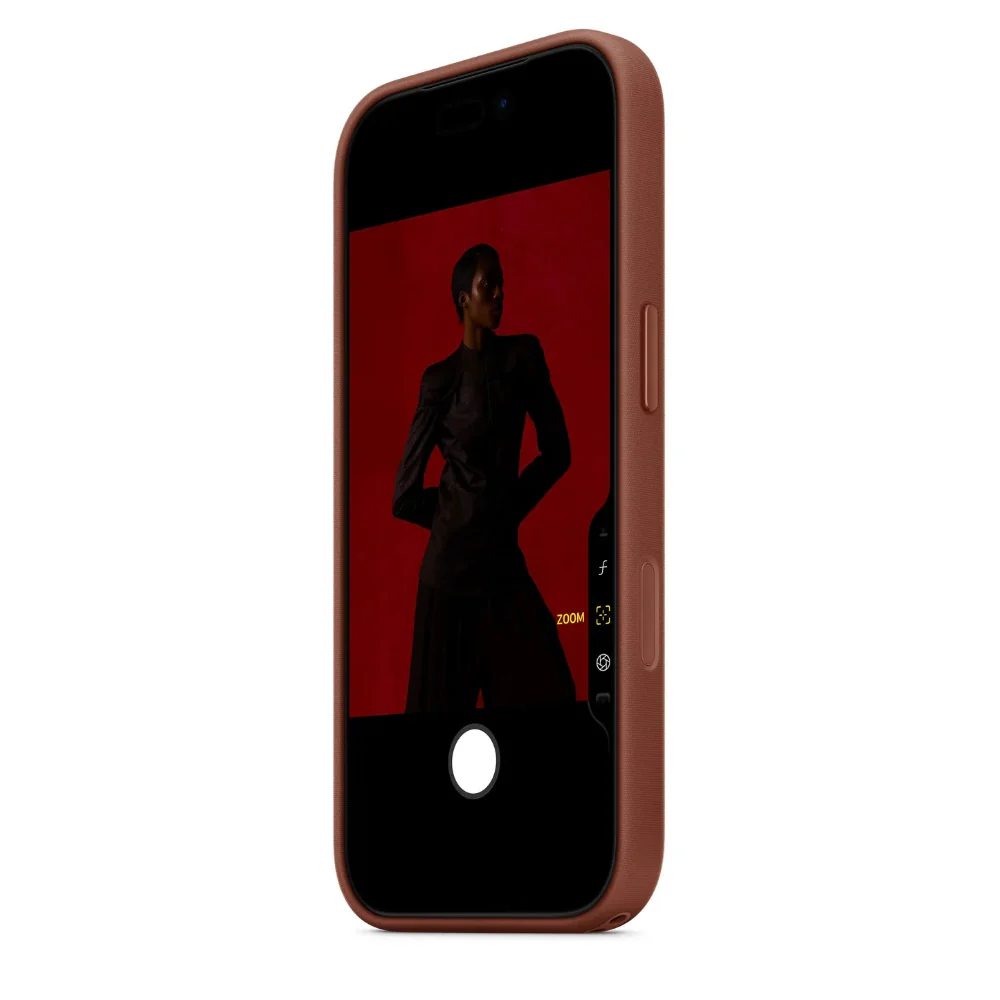 Case de TechWoven con MagSafe para el iPhone 17 Pro – Color siena - Image 4