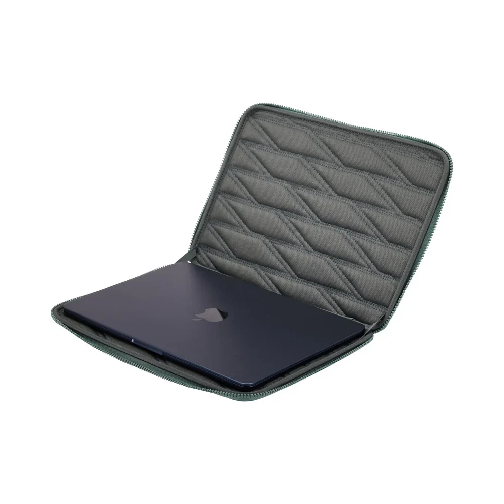 Funda Thule Gauntlet 5 para MacBook Pro 14" - Verde Brumoso - Image 3